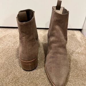 Dolce Vita Colbey Booties | Size 9. 5 | Taupe